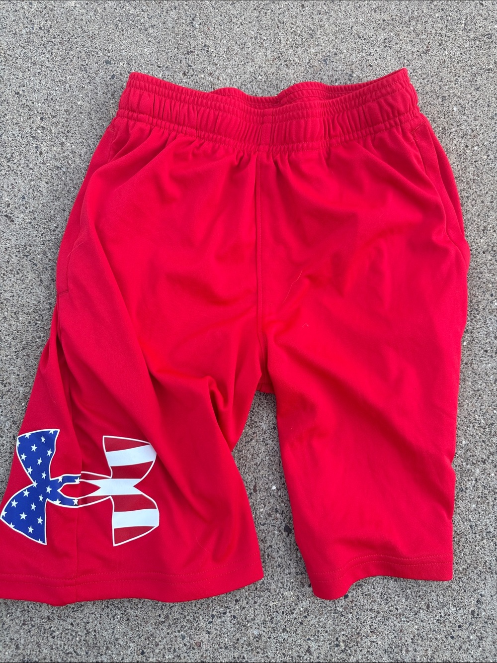 Under armor youth medium shorts